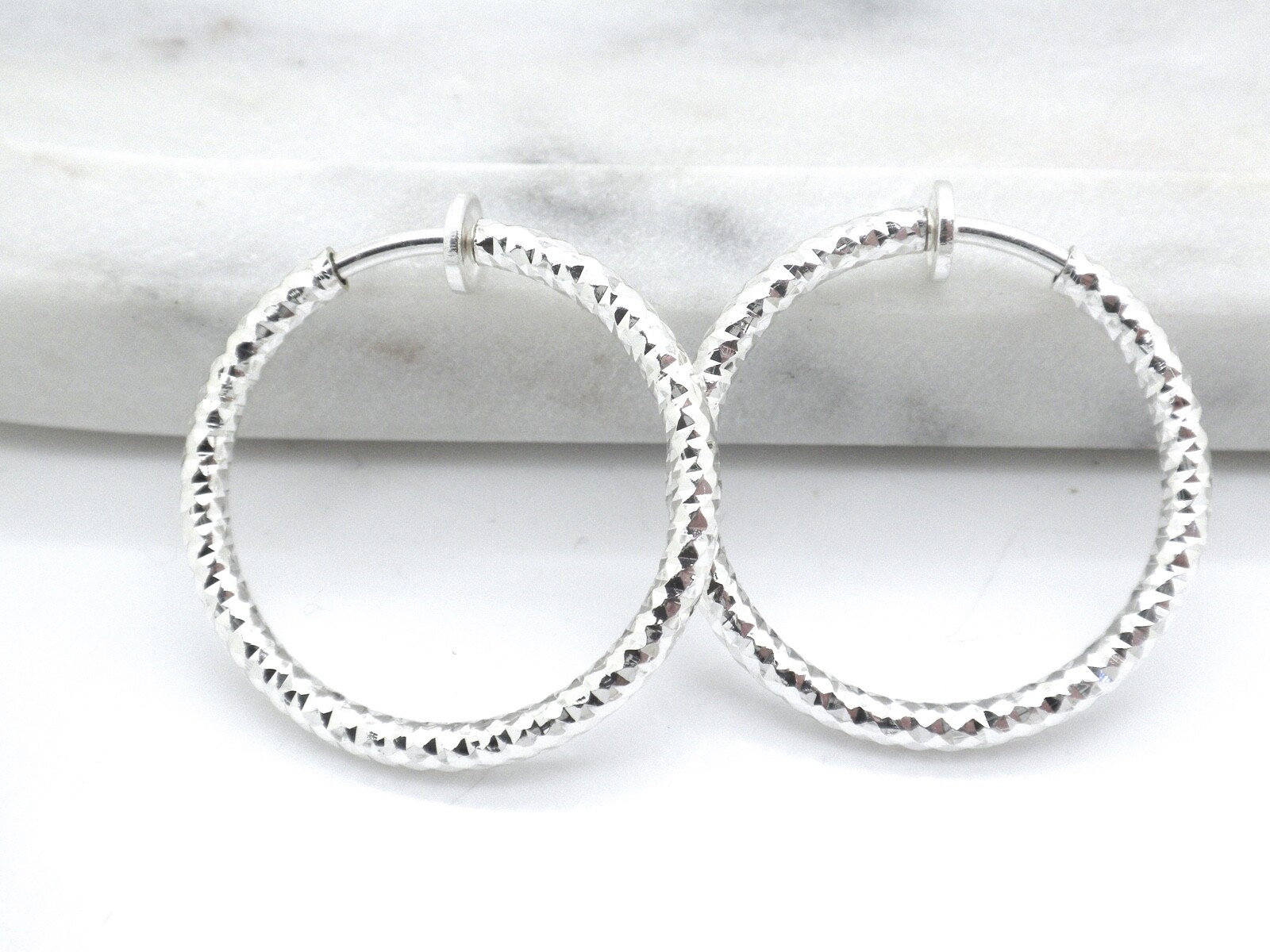 Clip on Hoop Earrings Women New 1″ Silver Plated Light Pressure Hoop
