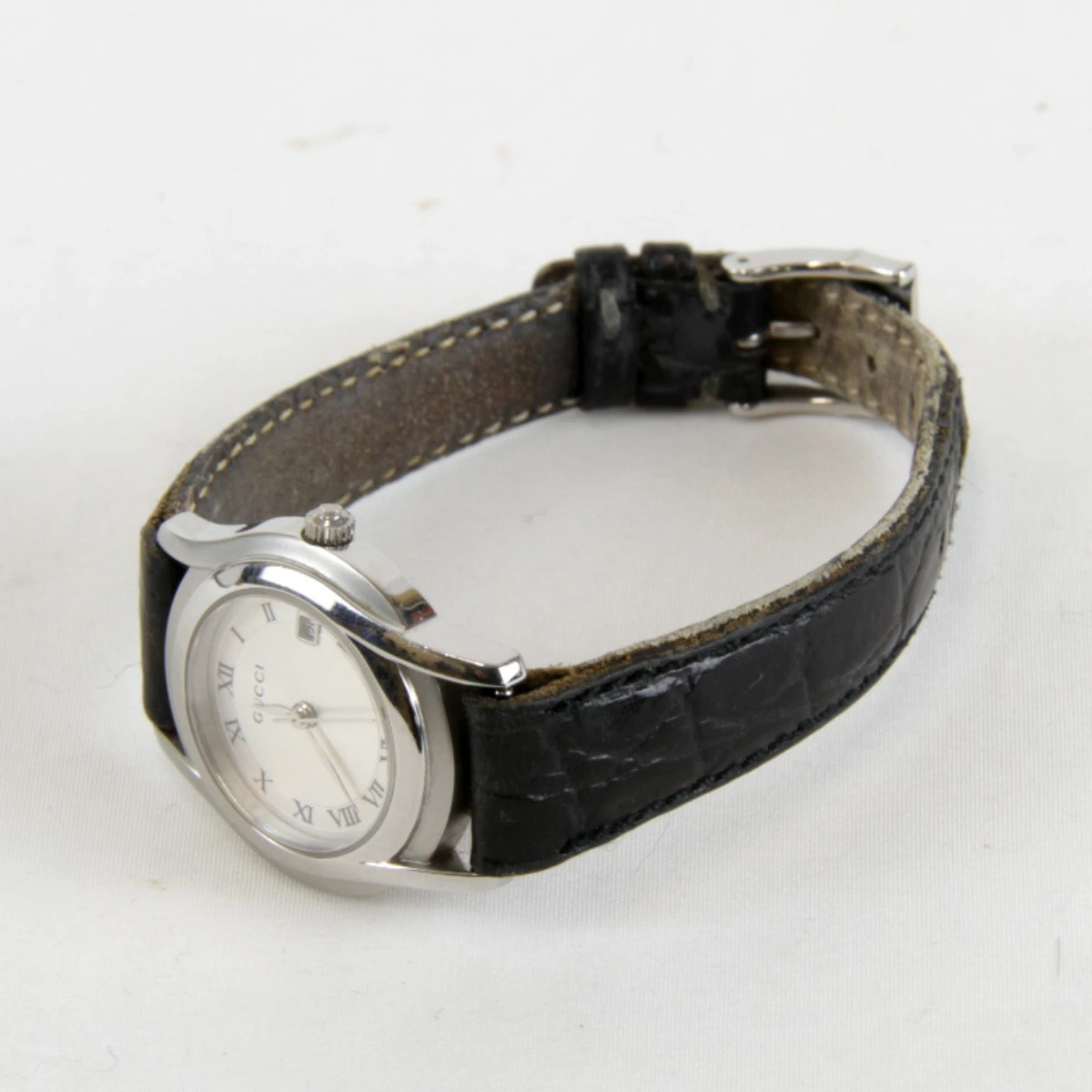 Gucci 5500L Silver St. Steel Quartz Round Watch Used with Box and Guarantee