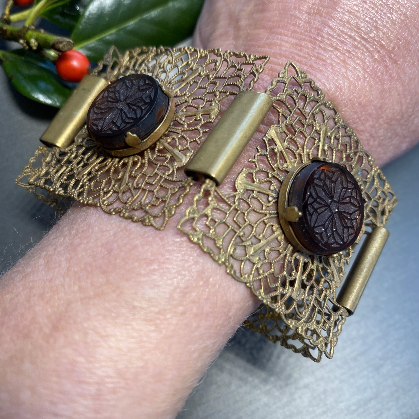Vintage BOMAE Bracelet Estate Jewelry Pre-owned Filigree Die Struck Etched Glass