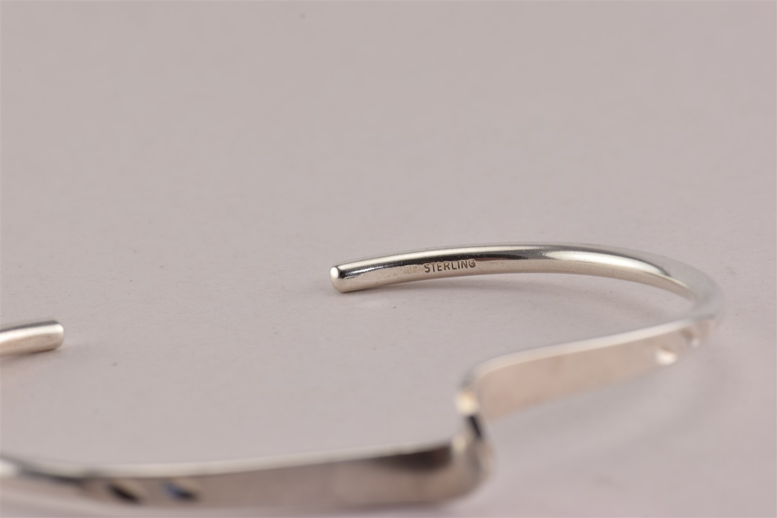 Sterling Silver Flattened Twist Fold Over Notched Cuff Bracelet 8g 6.5″