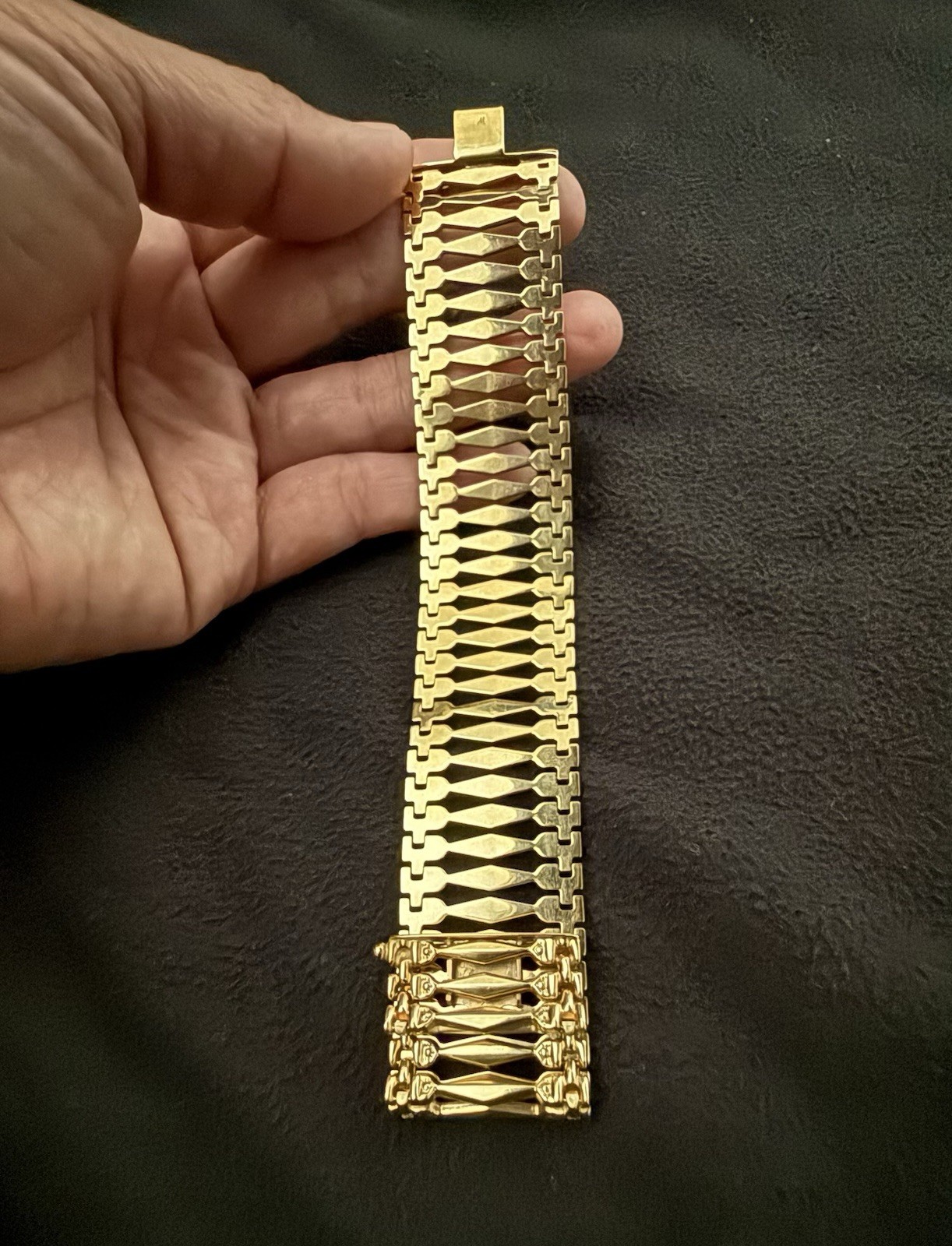 14K Yellow Gold Italian Wide Link Bracelet Box Clasp Signed 27.4g