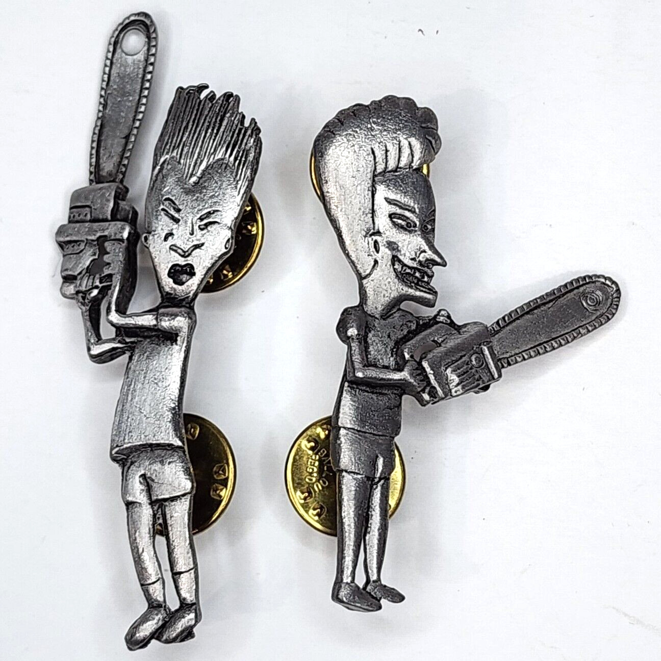 New Vtg 1993 Old Stock MTV 2.5″ Beavis & Butthead Chainsaw Metal Pin Starline