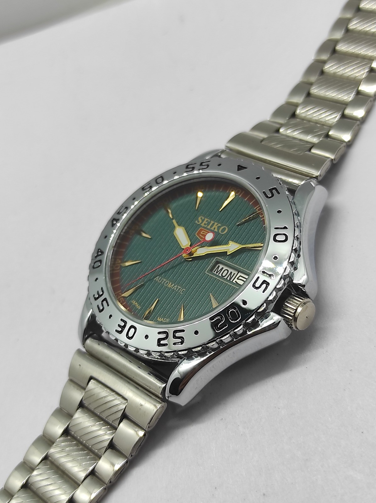 Vintage Refurbished Seiko Automatic Transparent GreenD/D Men’s WristWatch 38MM