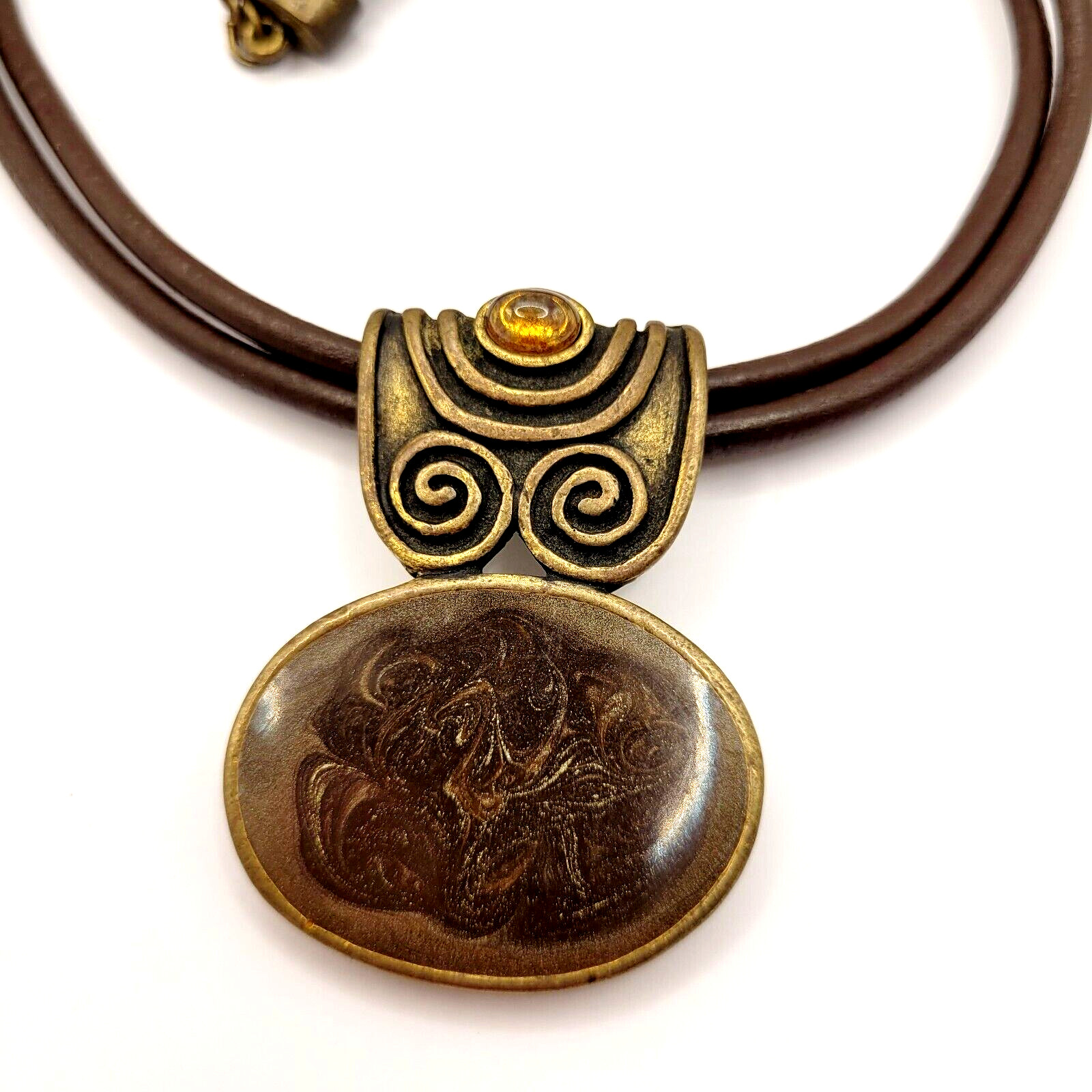 Chico’s Bronze Tone Enamel Medallion w Amber Glass Pendant Necklace Faux Leather