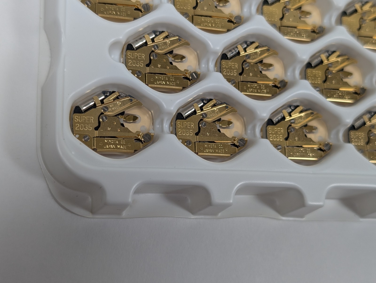 Huge Lot Of Miyota 2035 SUPER Gilt Japan Quartz Movement Japan NOS UNTESTED