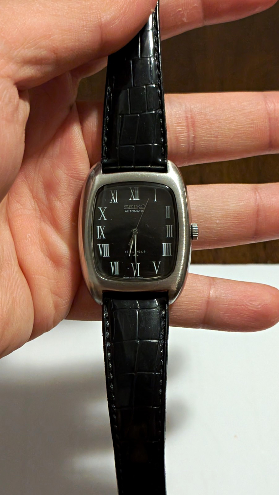 Seiko Chariot Automatic 2201-5001 Tonneau Tank Style Wristwatch Black Roman Dial