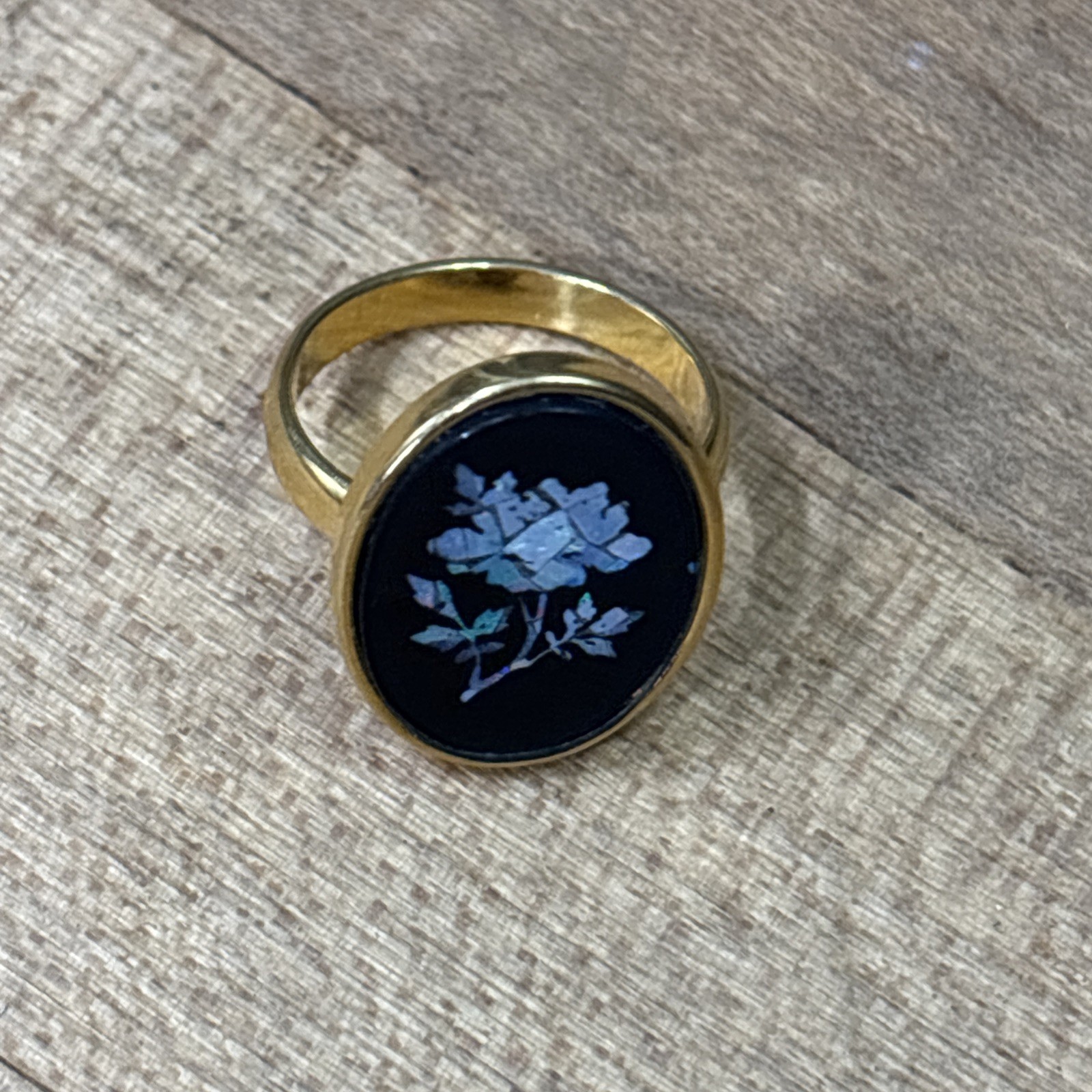 Vintage MCM Gold Tone Pietra Dura Style Abalone Rose Ring Size 5.5