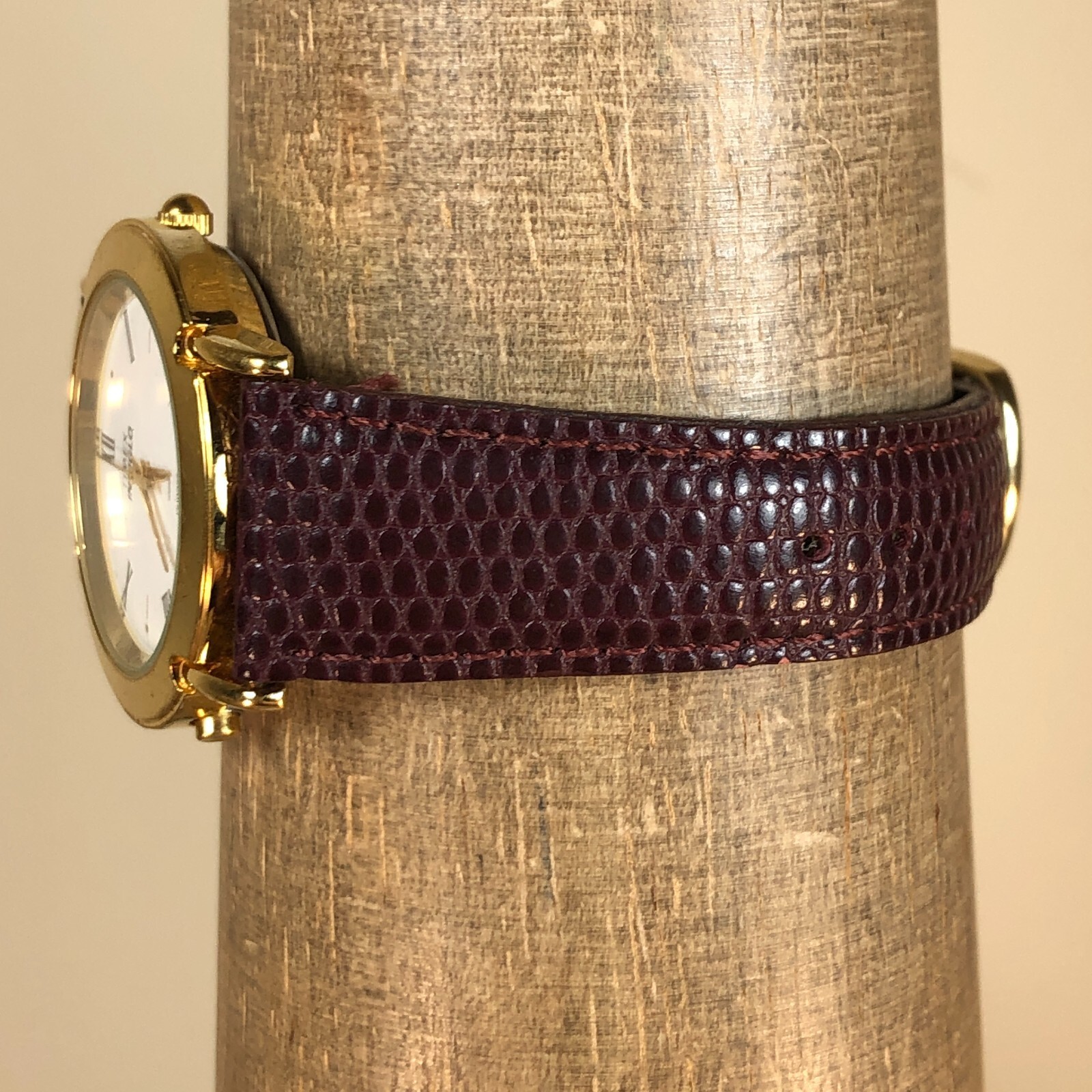 Vintage Timex Indiglo Women Gold Tone Maroon Leather Strap Quartz Watch 6 3/4″