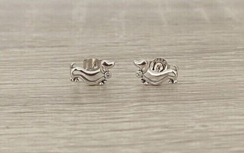 0.30Ct Round Cut Moissanite Women’s Puppy Stud Earrings In 14K White Gold Plated