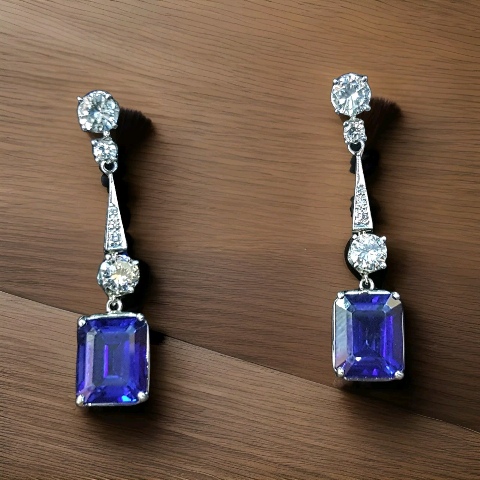 Vintage Filigree 18k white gold blue sapphire Drops earrings Emerald Cut