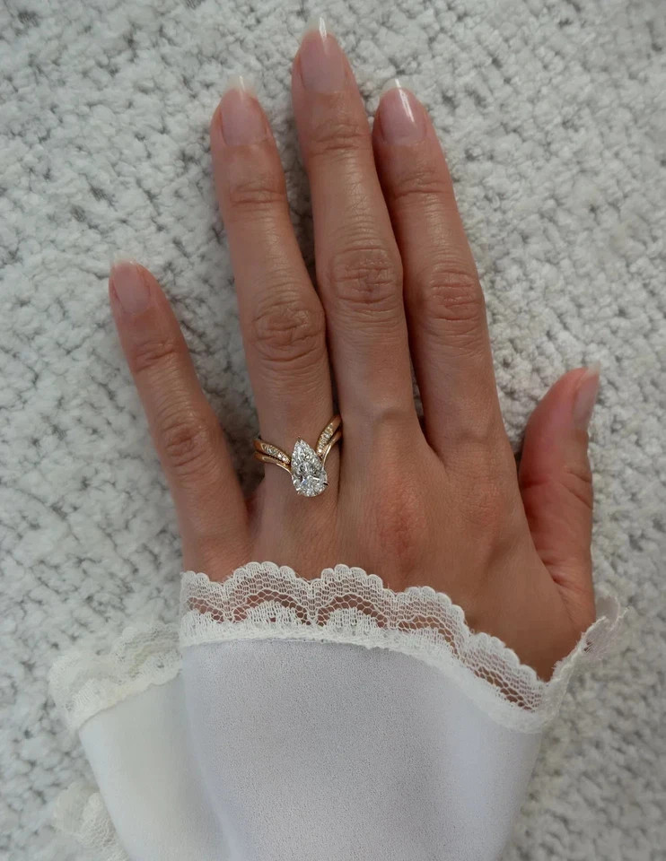 Diamond Ring Set Women Pear Cut Lab Grown 14k Yellow Gold 2.1 Ct IGI VVS EF CVD