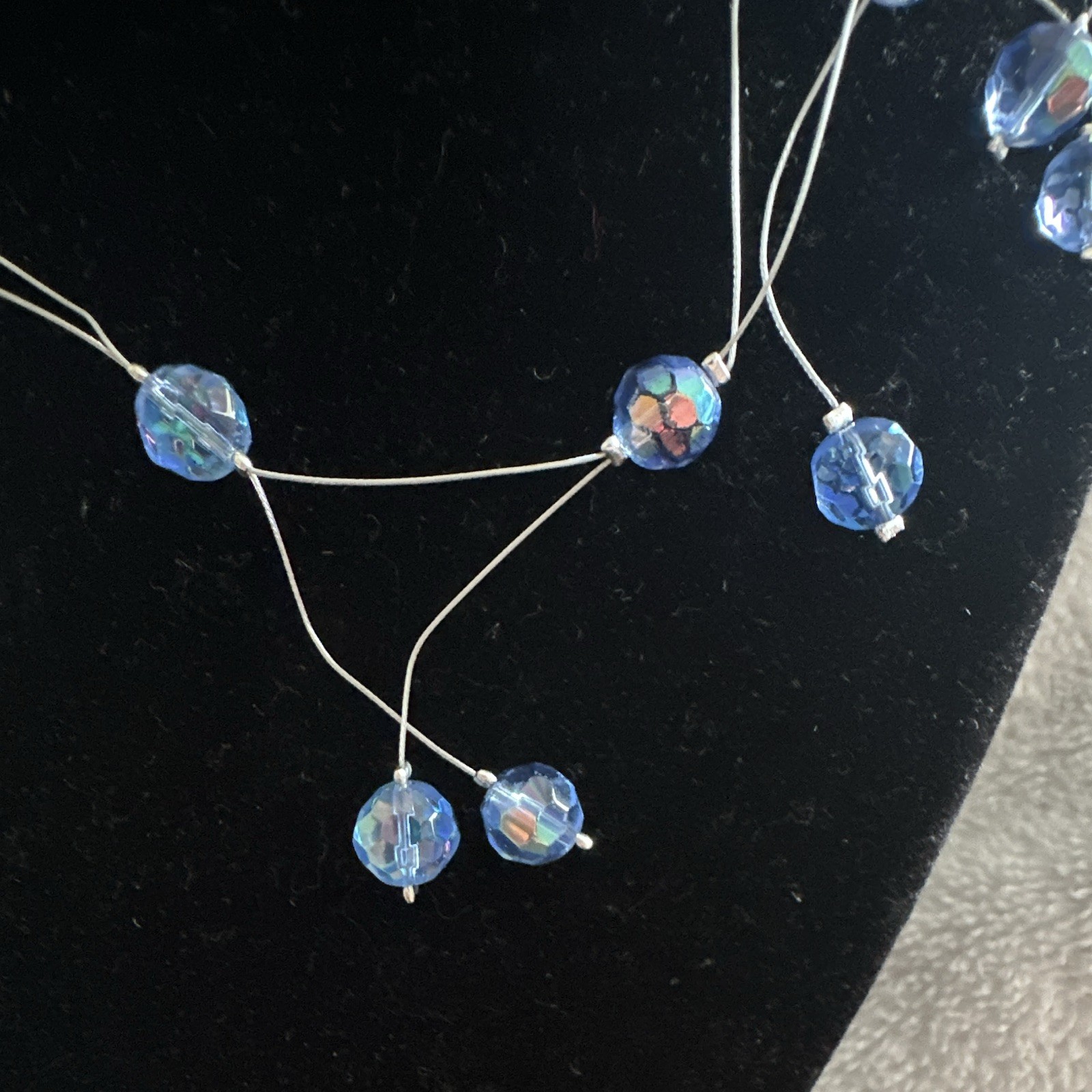Silver Tone Wire Chain Necklace Blue Round Crystal Beads Beaded Pendant