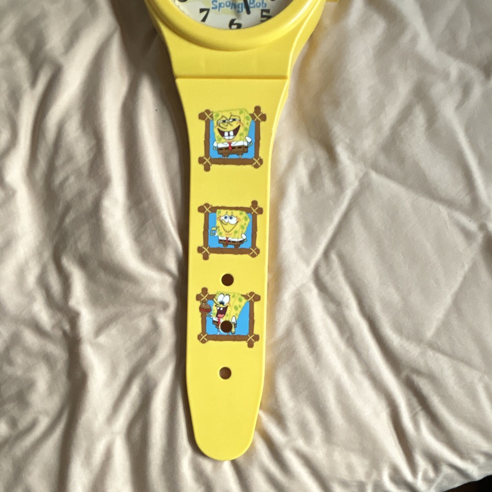 SpongeBob SquarePants Kids Quartz Analog Watch Yellow Plastic Strap 12-Hour