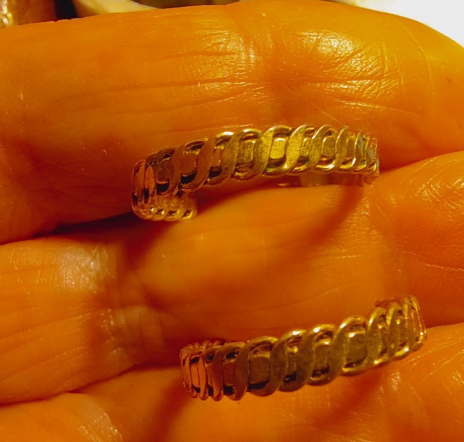 14K solid gold C-Hoop Earrings 20mm 2-3 grams ((44))