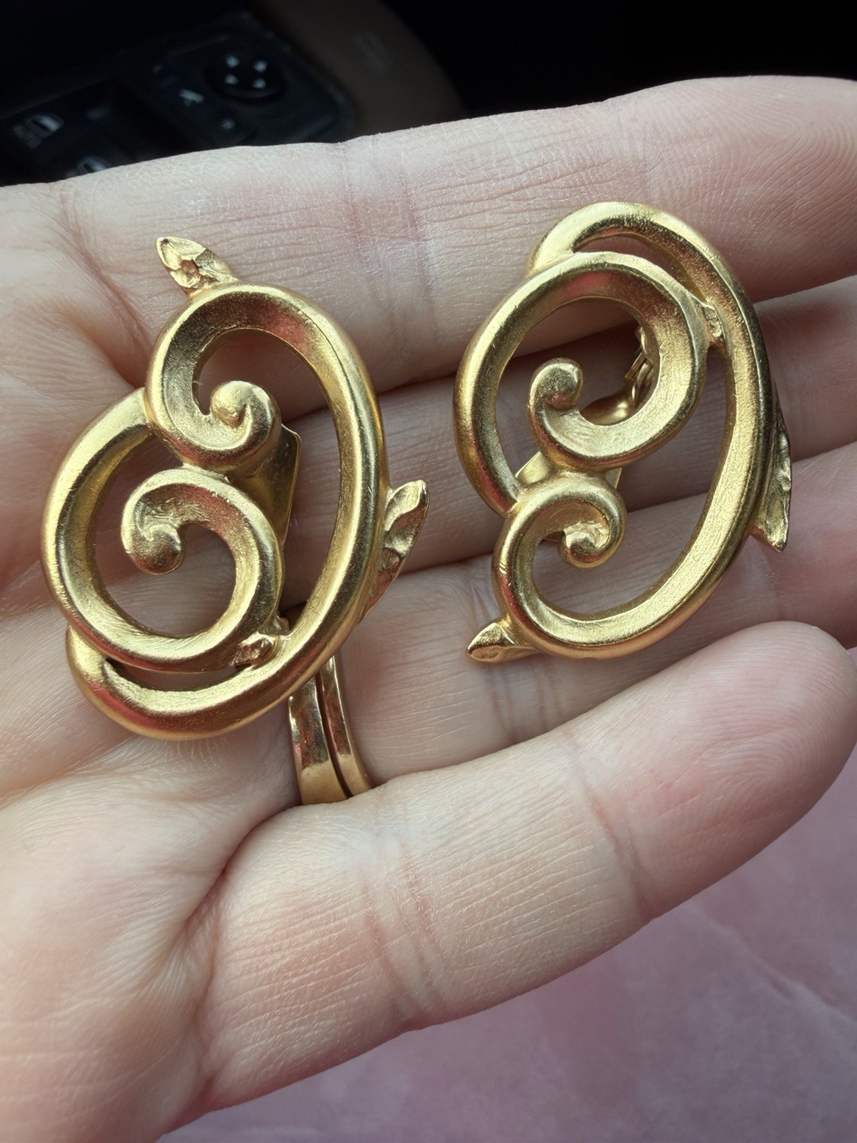 VINTAGE YSL YVES ST LAURENT COUTURE CLIP EARRINGS SCROLL GOLD SATIN TONE
