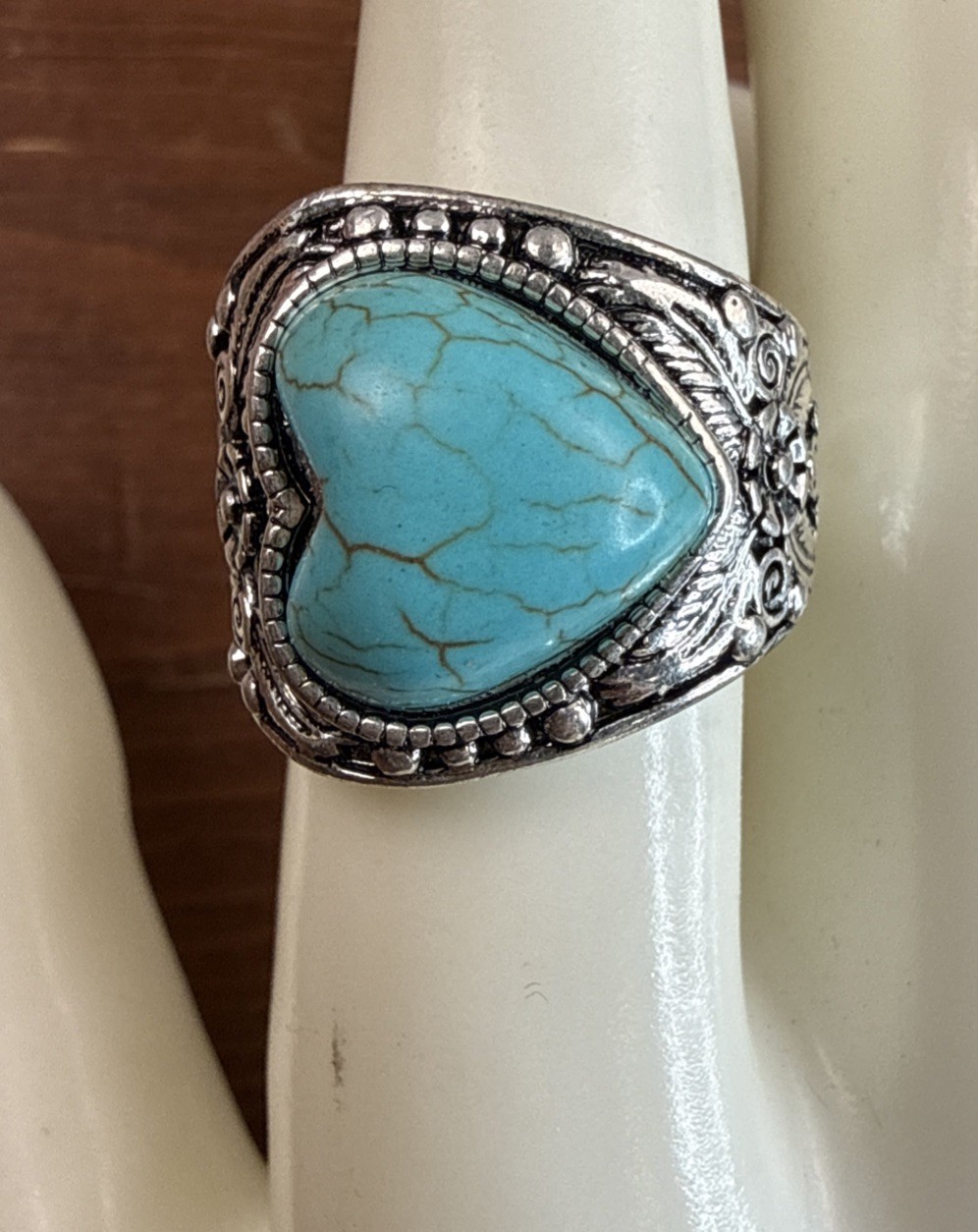 Native American Turquoise Heart Sterling Silver Ring Sz 8 Feathers Flowers 9.45g