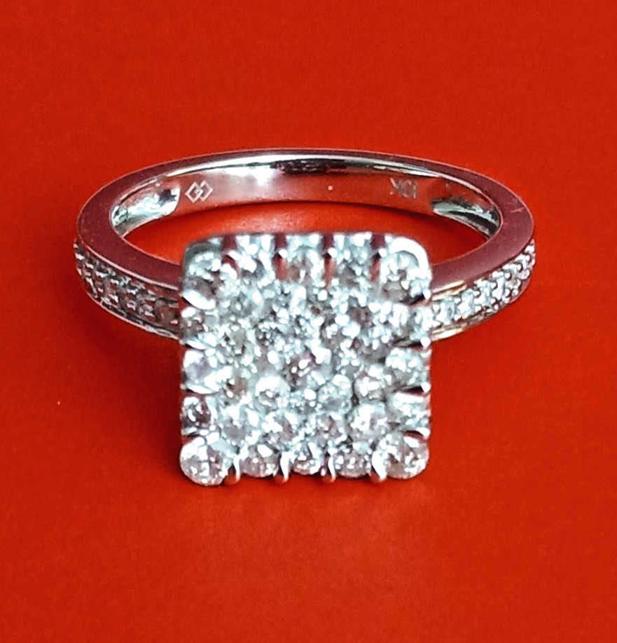1ct Diamond (H 12) Ring in 10K White Gold Size 7, 3.70g