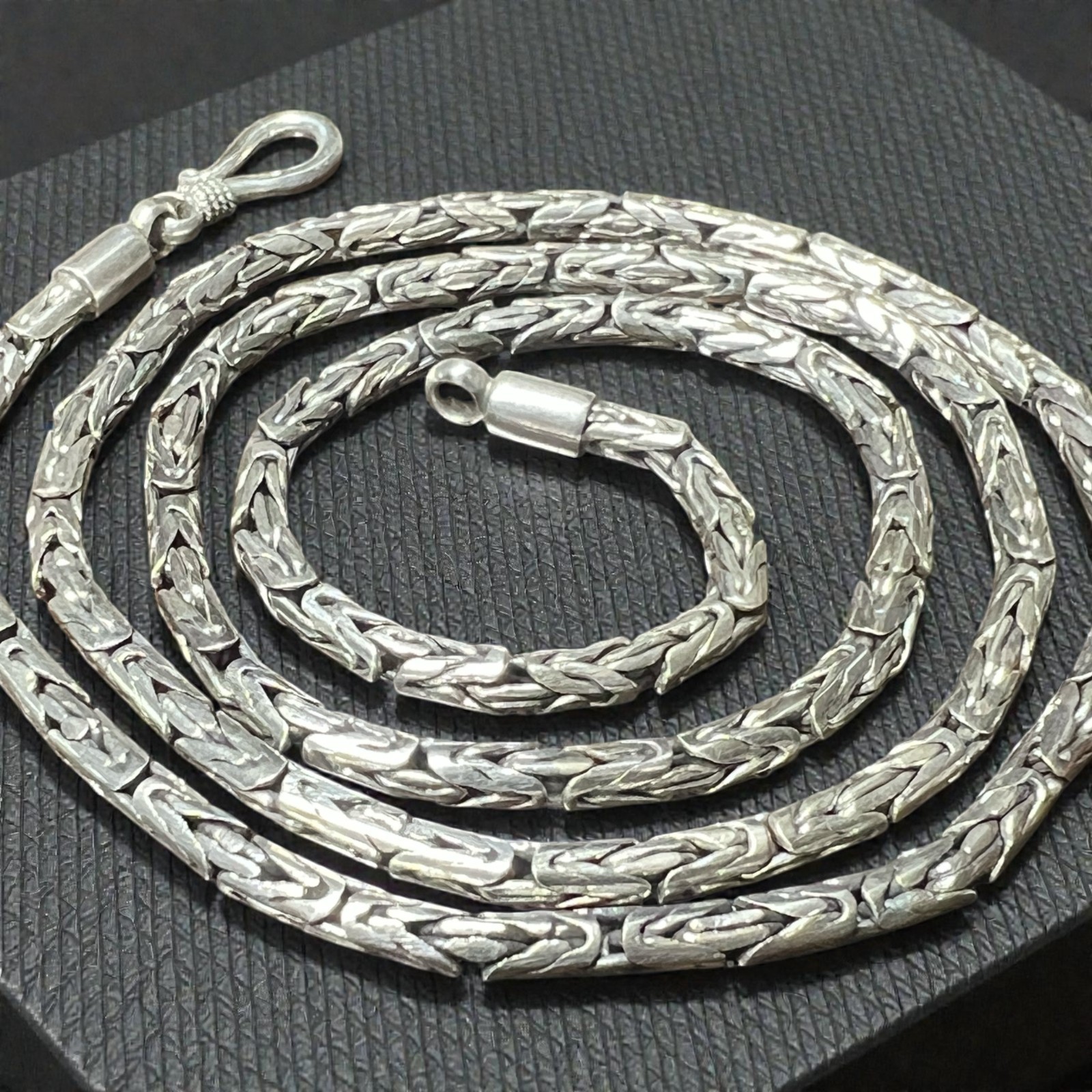 Necklace Byzantine 22 in Sterling Silver 925 Bali Style 2.5 mm with Hook Clasp.