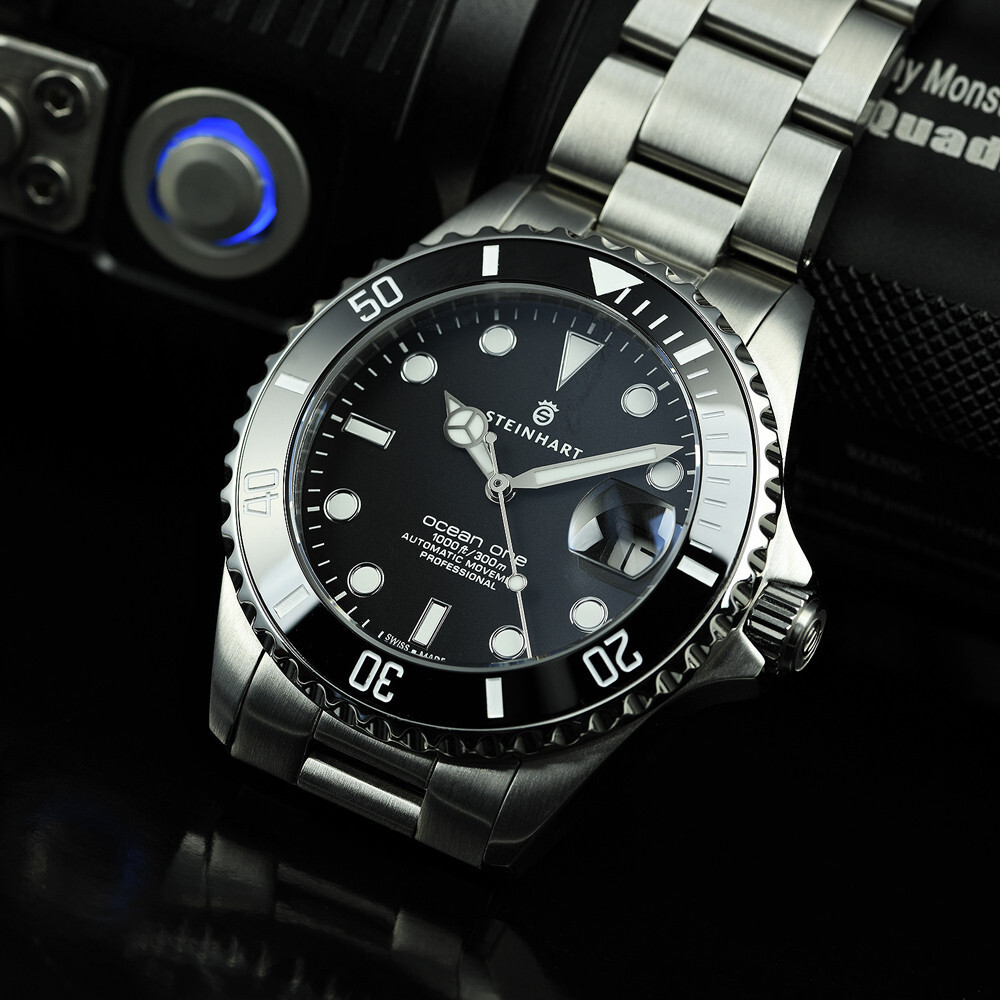 New Steinhart Ocean One 39mm Black Ceramic Automatic Swiss Diver Watch 103-0981