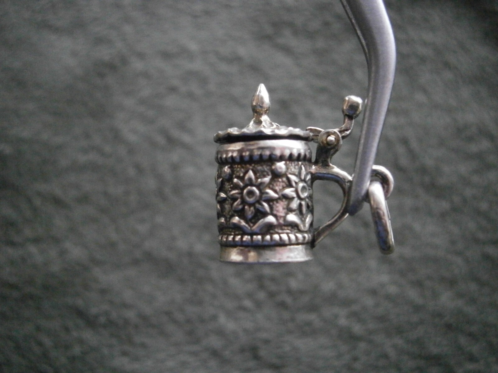 Opening Beer Stein Edelweiss Design Vtg 835 Silver Bracelet Charm Pendant 3.0g