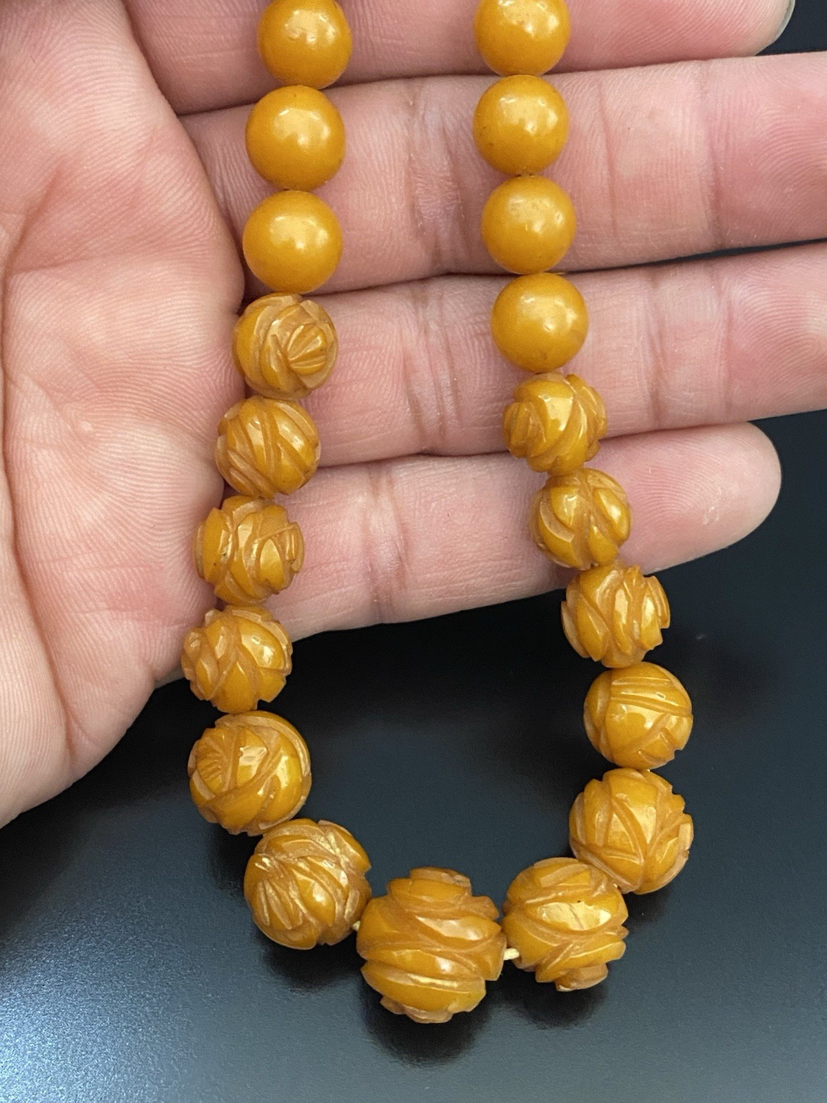 Carved Egg Yolk Butterscotch Amber Bakelite Graduated Bead 21″ Necklace 26.3g