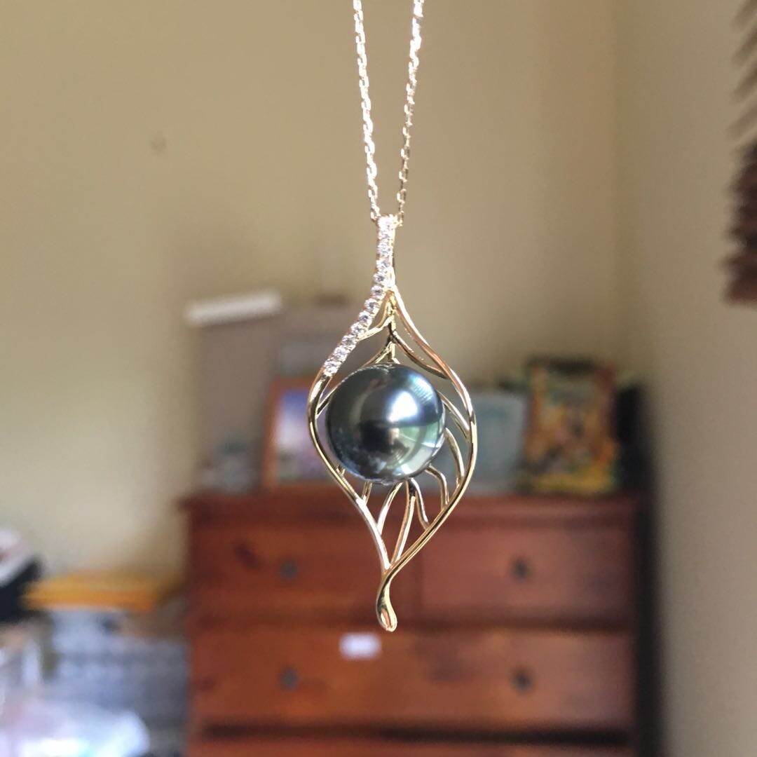 10.8mm Peacock Black Baroque Tahitian Pearl KG38