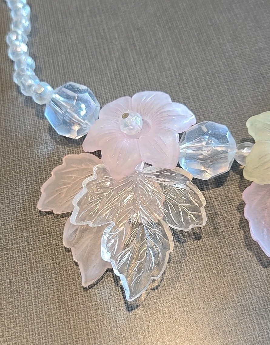 Lucite Acrylic Necklace Pastel Clear & Frosted Flowers Leaves