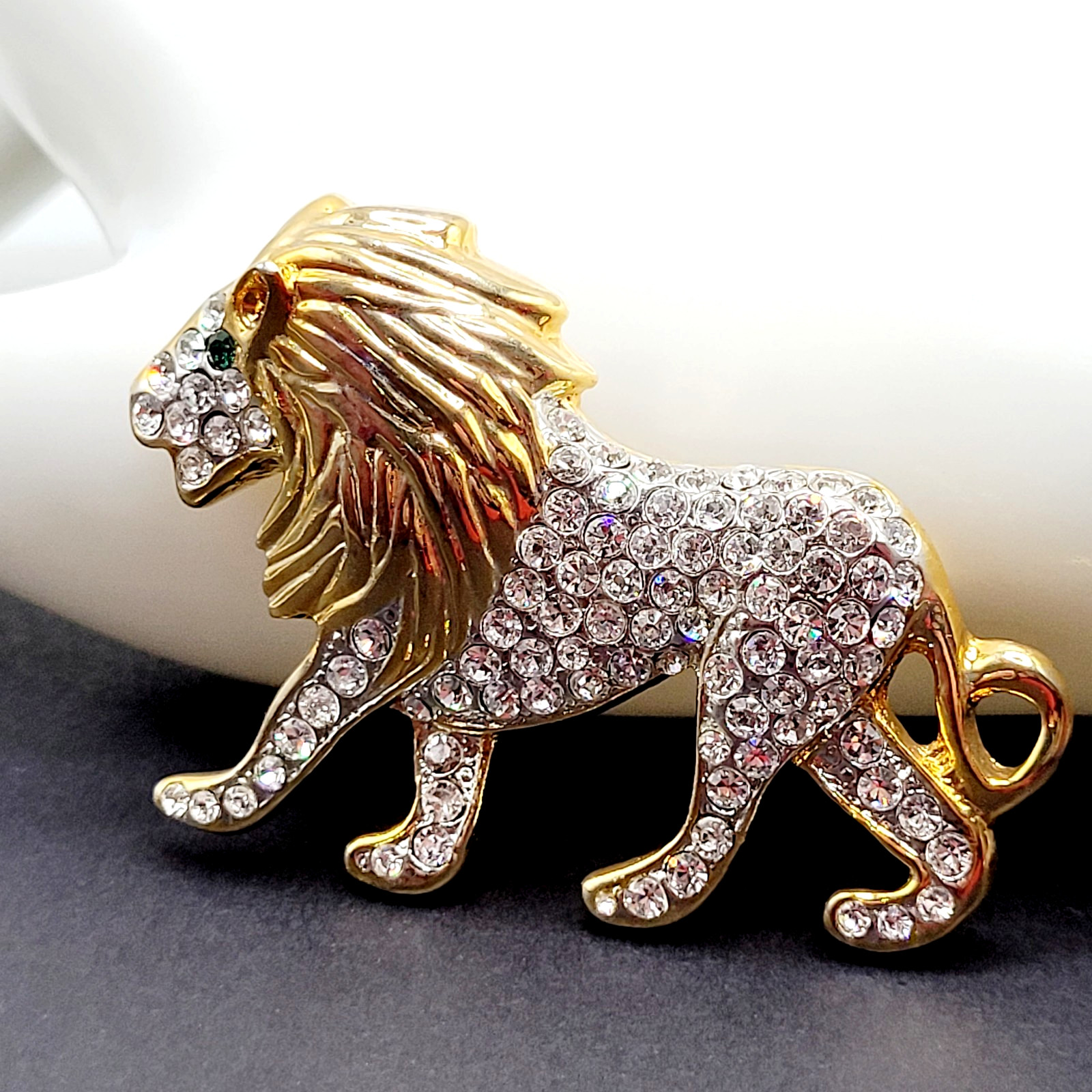 Lion Walking Curled Tail Green Eye Pave Sparkling Crystal Gold Tone Vtg Brooch