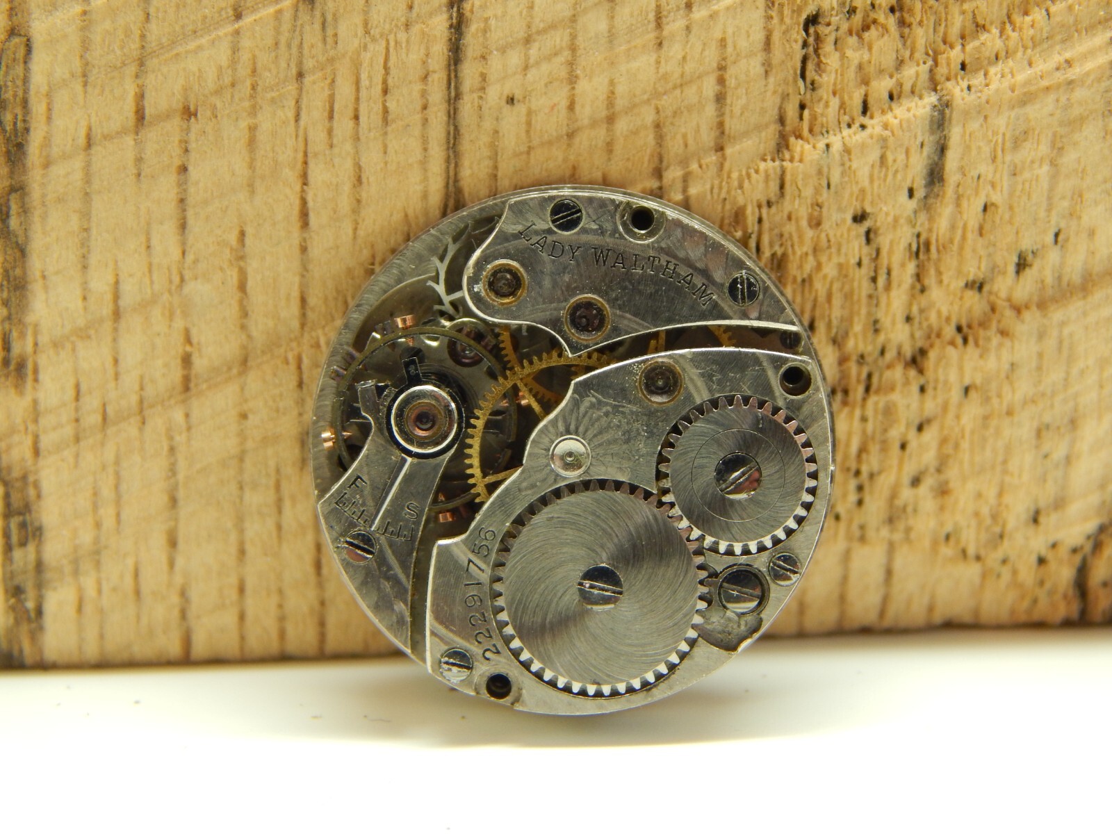 Antique Waltham Pocket watch movement size 10L 15j Grade Lady Waltham circa 1918