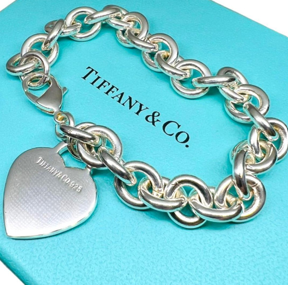 7.5 inch Tiffany & Co Blank Heart Tag Charm Bracelet in Sterling Silver 925