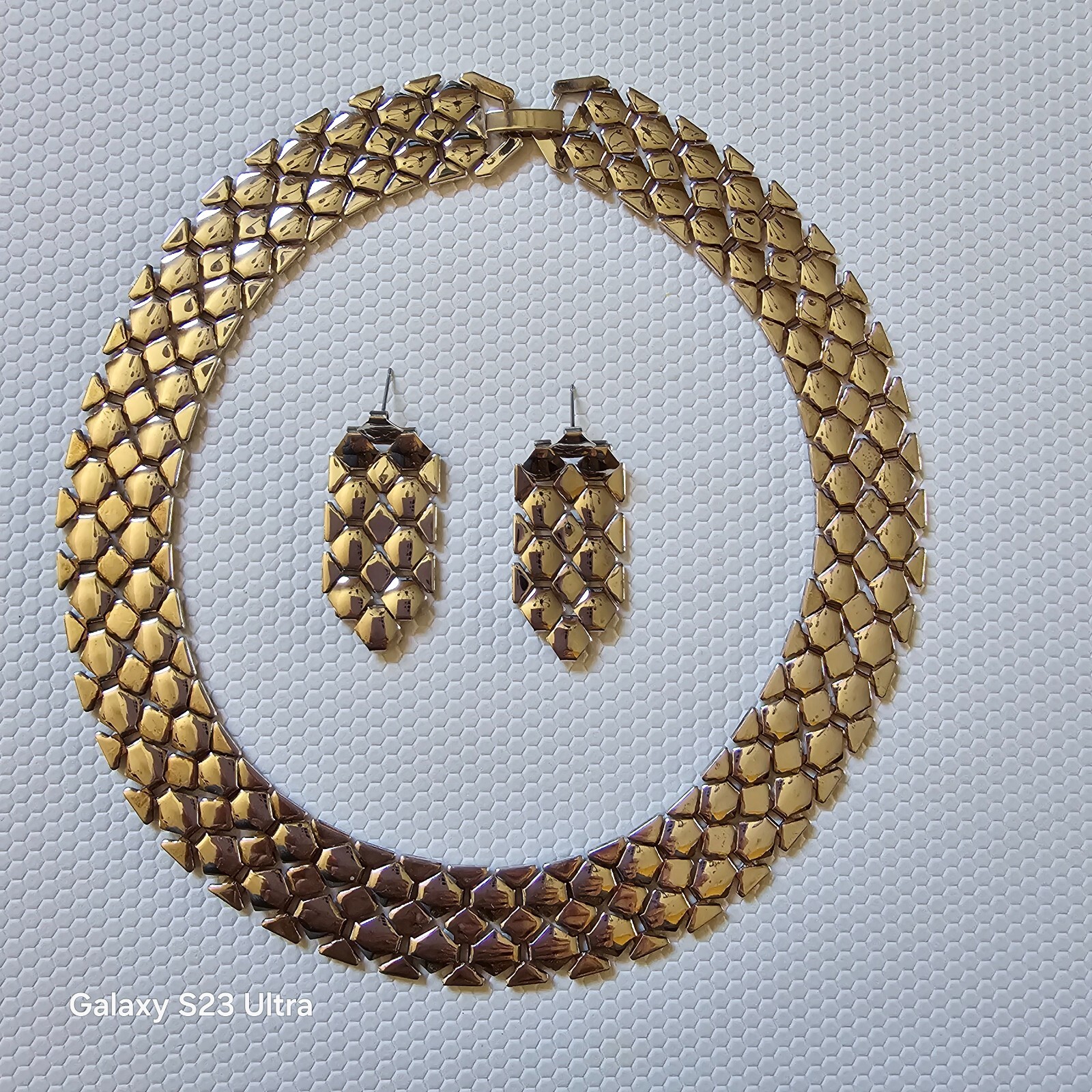 Vintage Honeycomb Flexible Necklace & Post Earrings Set Silver Plated 17″x3/4″