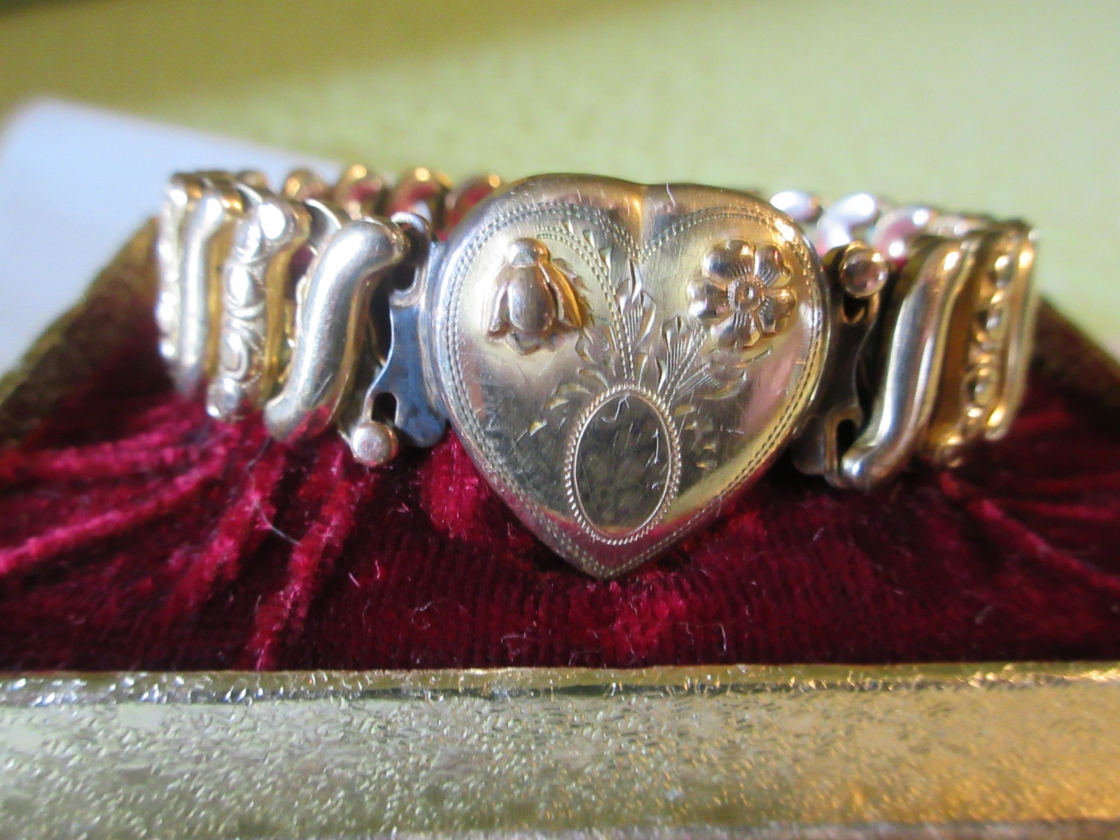 Vintage 1940″s WW11 Sweetheart Expansion Bracelet Victoria Gold Filled w/Box