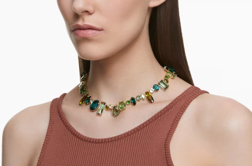 Swarovski Gema necklace Mixed cuts, Green, Gold-tone plated.