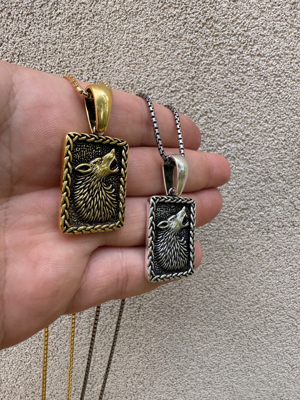 Solid 925 Silver / Gold Plated Oxidized Howling Lone Wolf Pendant Necklace