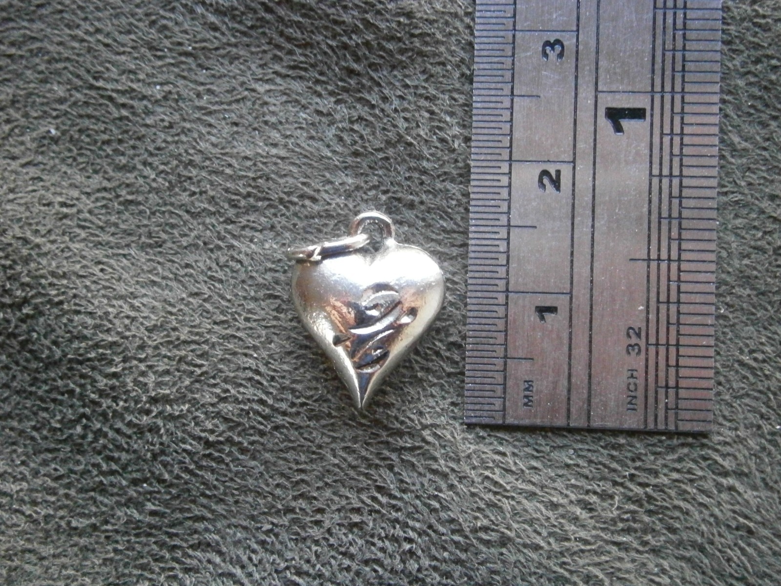Engraved Heart Double-Sided Vintage Silvertone Bracelet Charm Pendant 3.0g