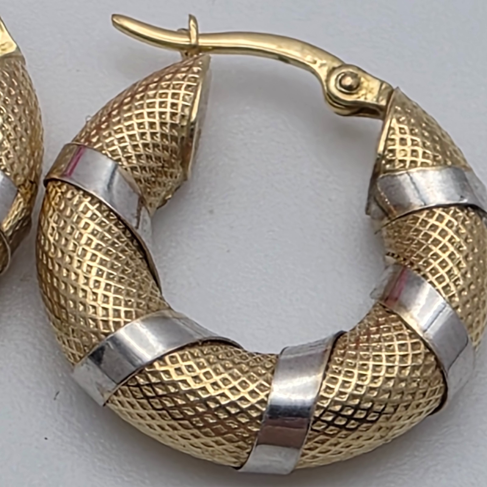10K Yellow White Gold Textured Hoop Earrings Hinged Snap Closure 20.6mm