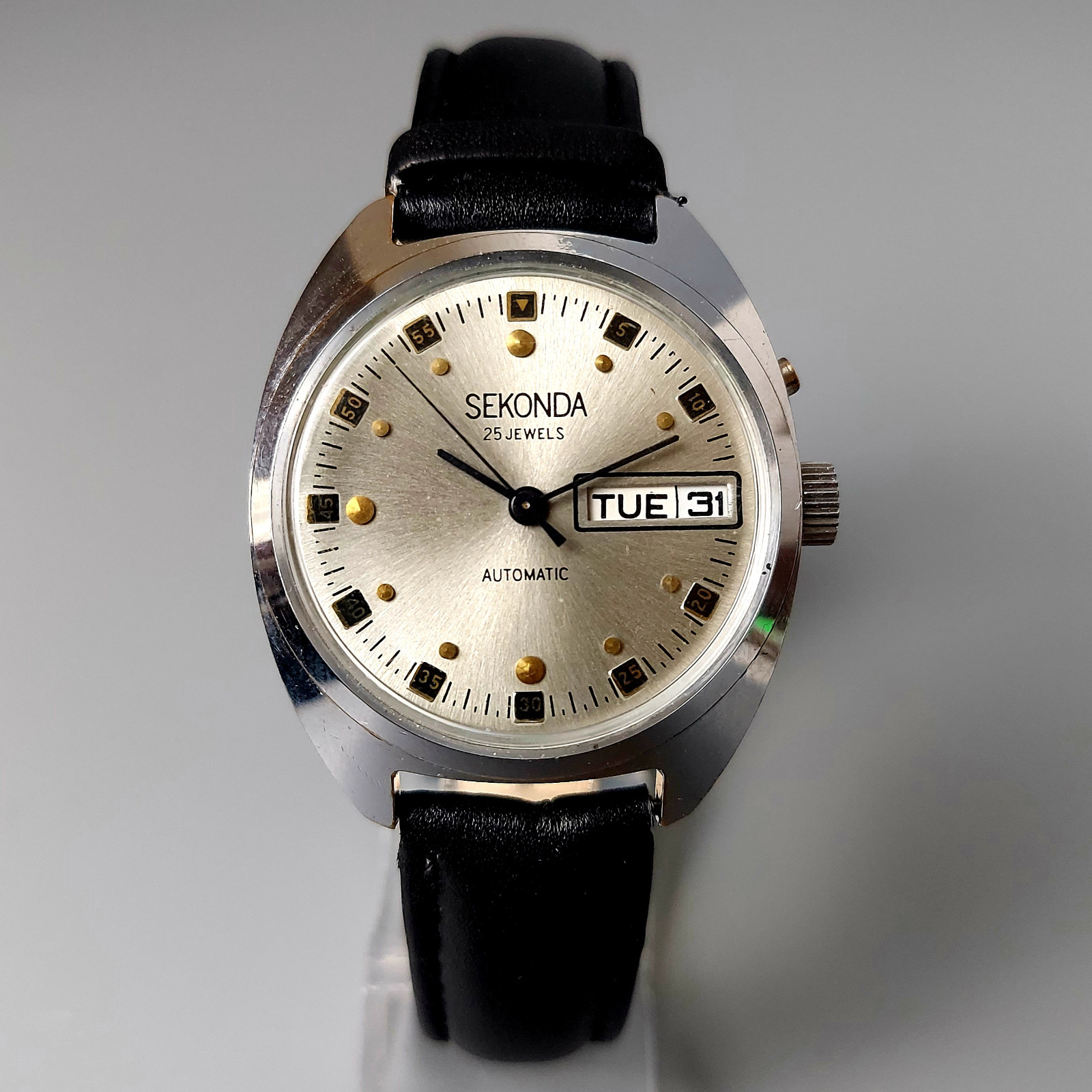 Vintage Men’s Watch Sekonda Automatic Soviet Wristwatch 25 Jewels Serviced
