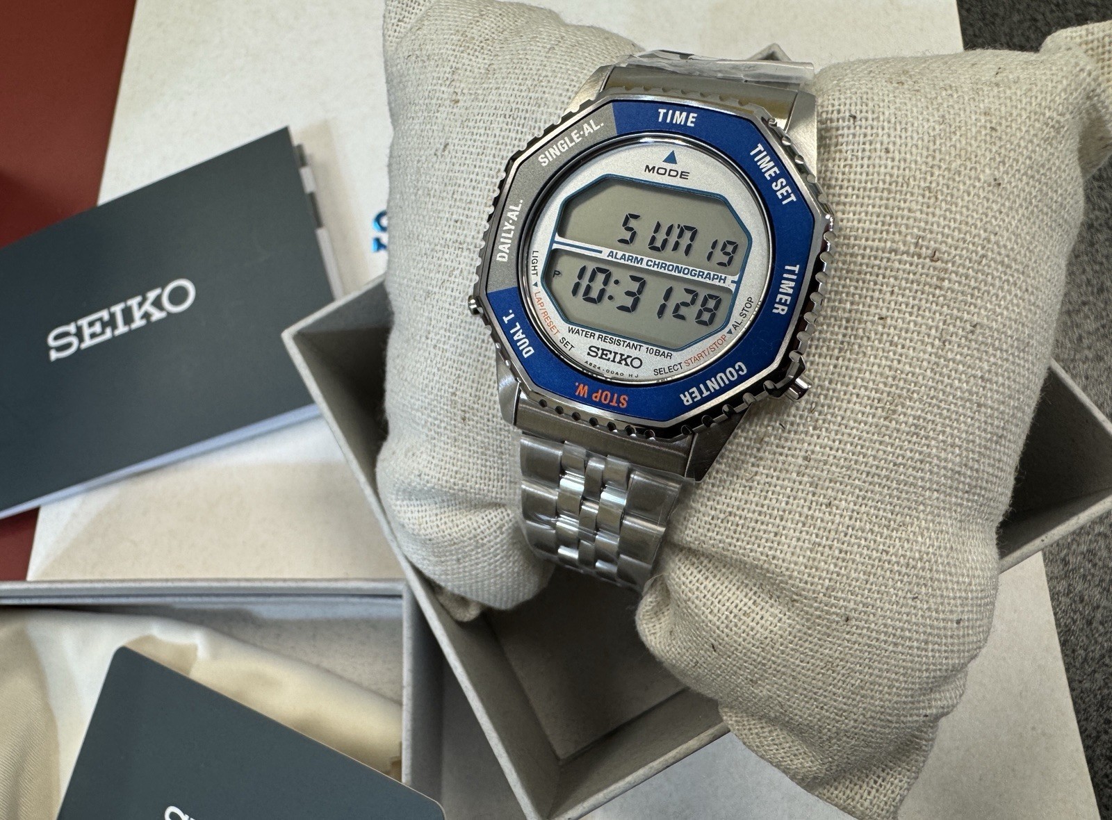Seiko Rotocall Quartz Chronograph Digital Dial Men’s Watch SMGG21 Brand New