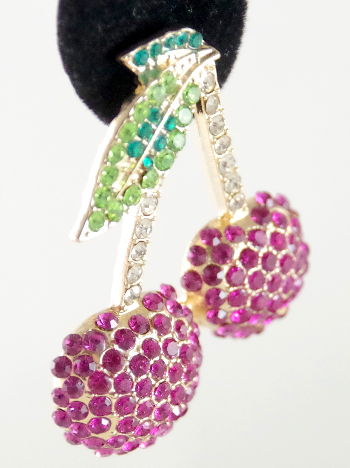 1 5/8″ NWOT BETSEY JOHNSON CRYSTAL RHINESTONE CHERRY FRUIT/ CHERRIES EARRINGS