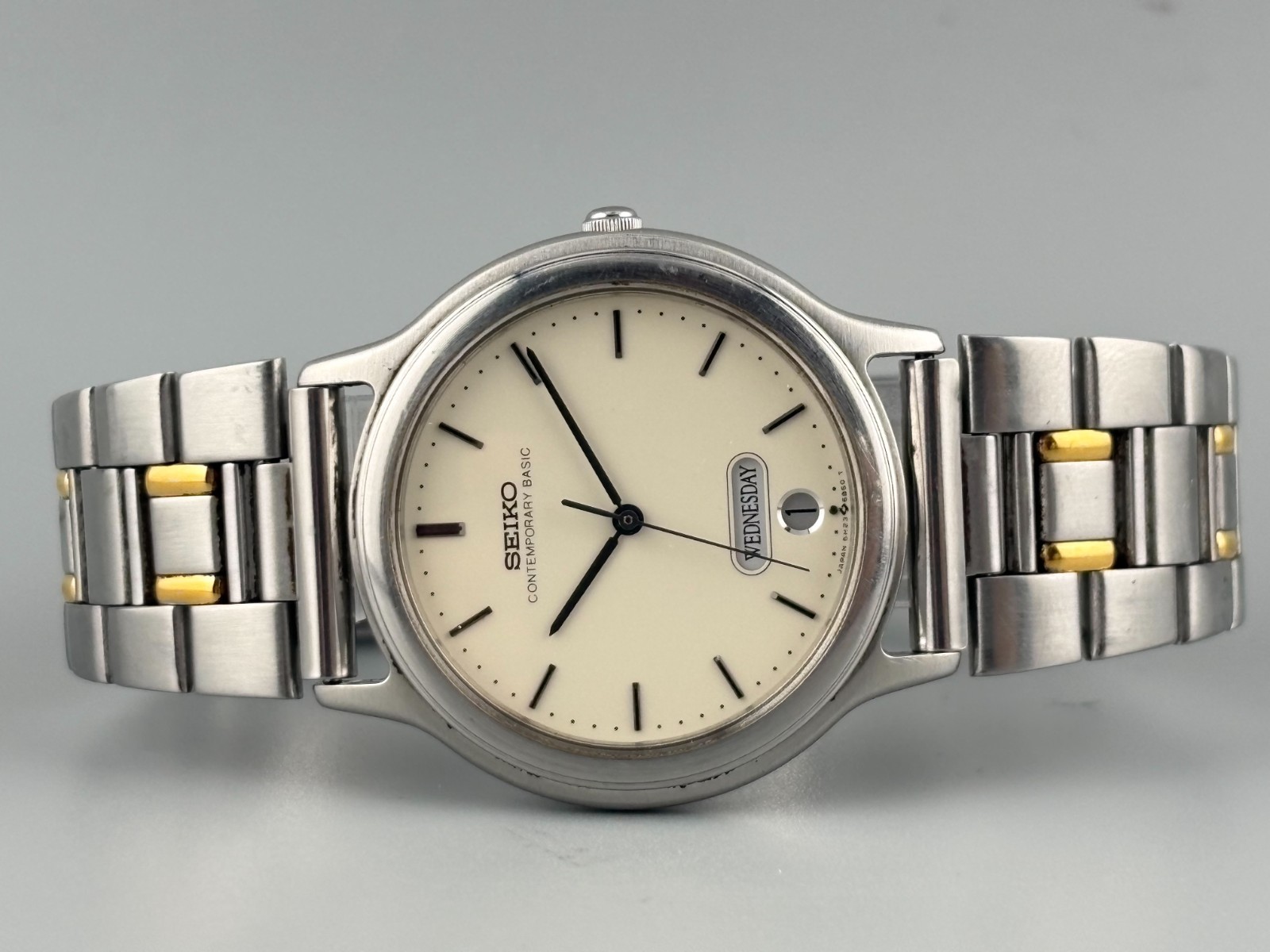 Vintage SEIKO Contemporary Basic 5H23-6B90 Quartz Day/Date Men’s Watch