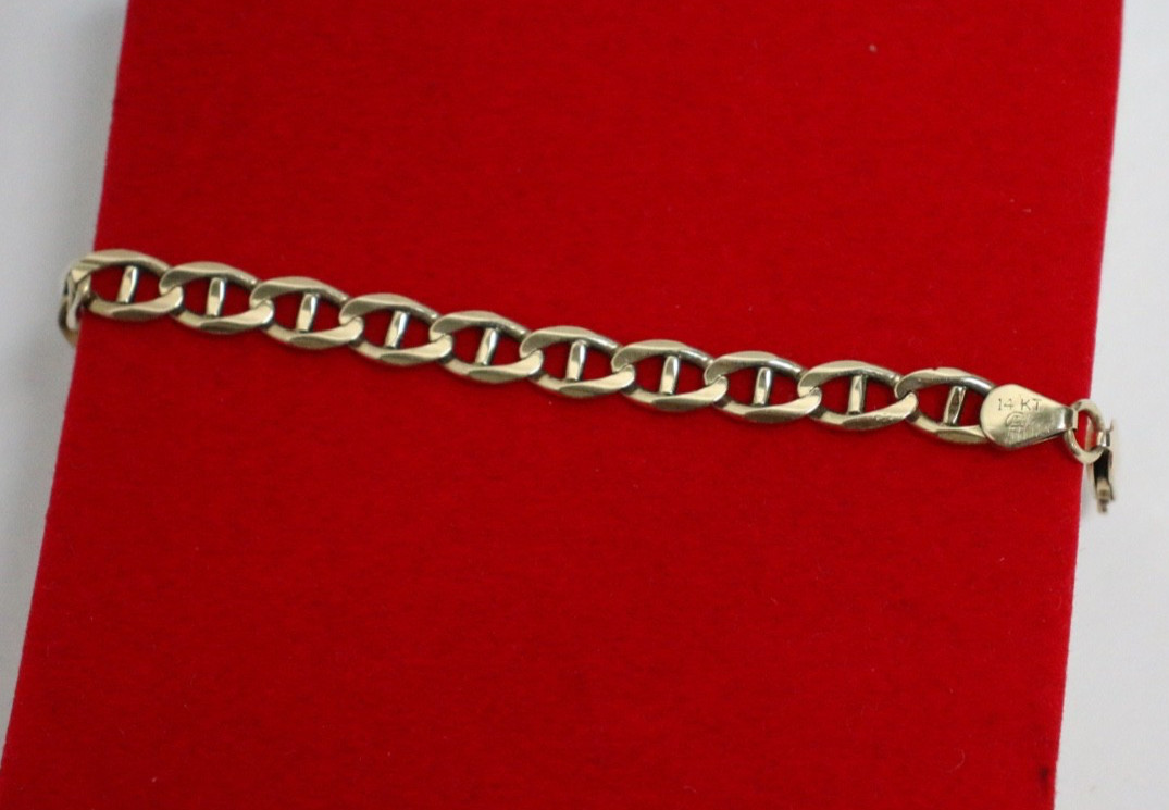 14K gold bracelet Mariner Link bracelet Unisex 8.8 grams,