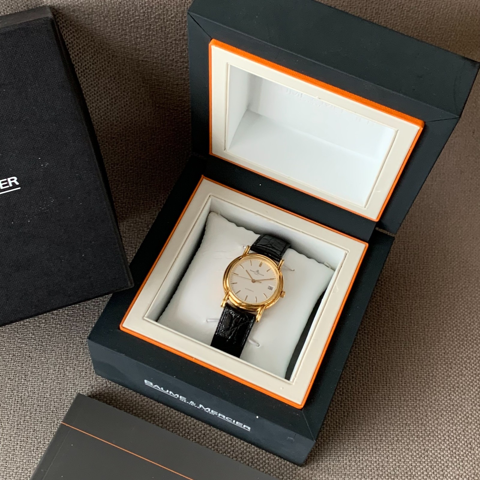 Baume & Mercier 18K Solid Gold Fancy Lugs Automatic Ref. 35600 – Wristwatch