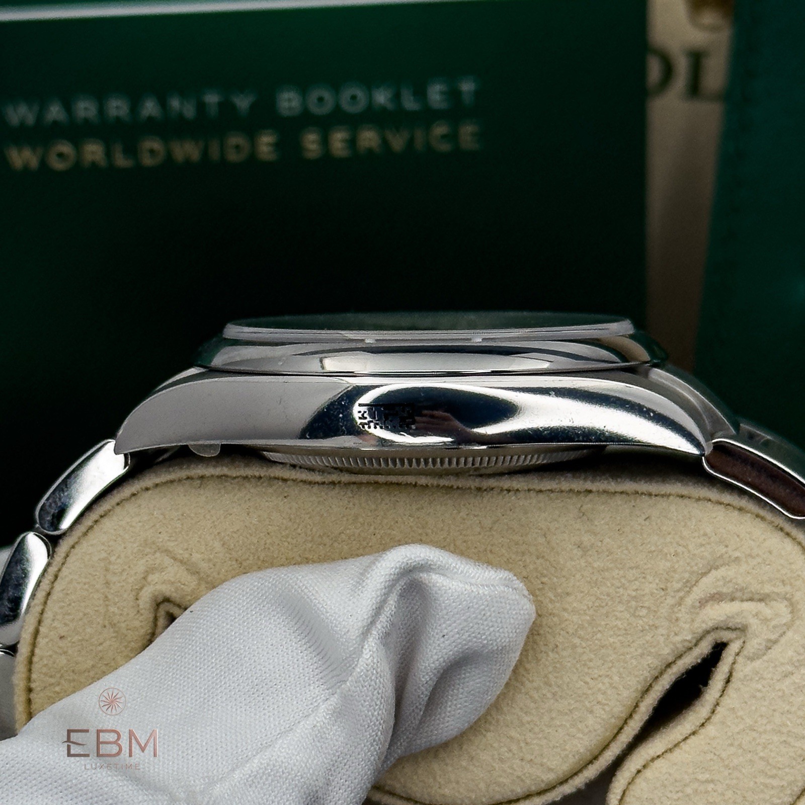 Rolex Oyster Perpetual 41 Blue Dial Ref. 124300 – Box & Papers