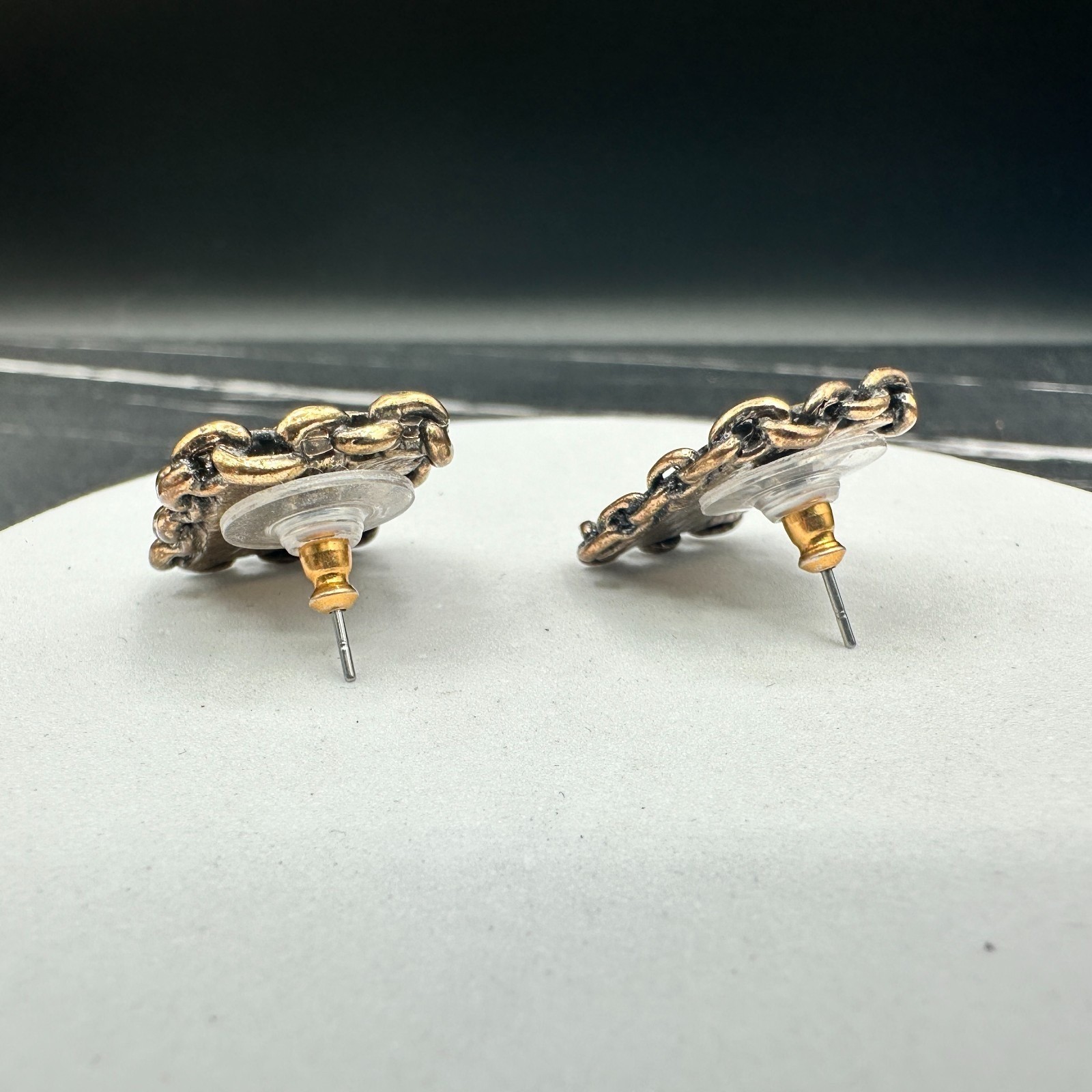 Vintage Chain-link border Frame Rectangular Resin Stud Earrings Gold Tone