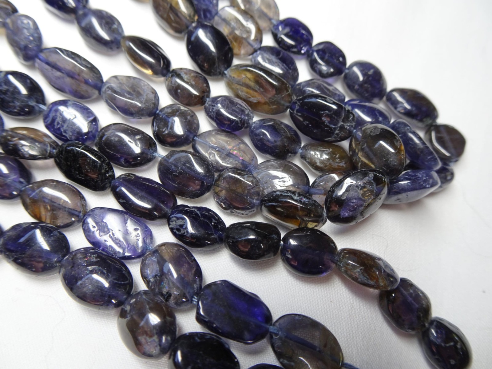 12 1/2″ Strand Natural Iolite Stone Puffy Oval 8-13mm Long Beads A403 DNG