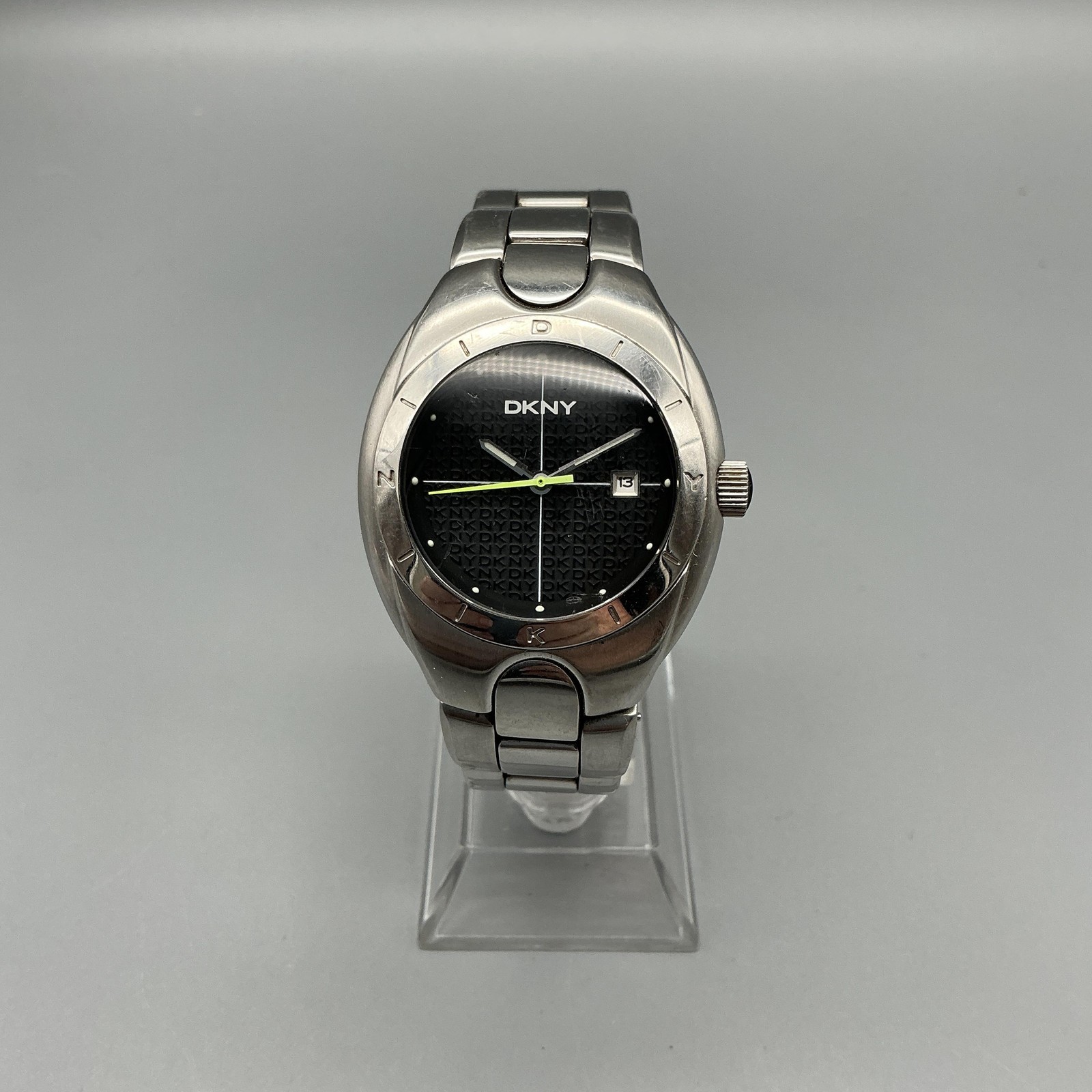 DKNY NY5001 Womens Watch 32mm Black Dial Stainless Bracelet Date New Battery 7″
