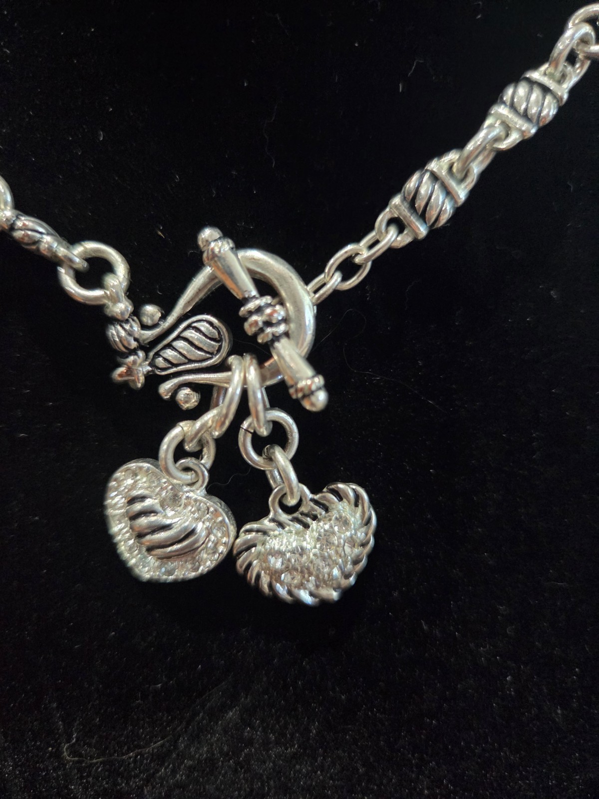 Premier Designs Inc Silver Tone Toggle Closure Heart Charm’s Necklace 16″.