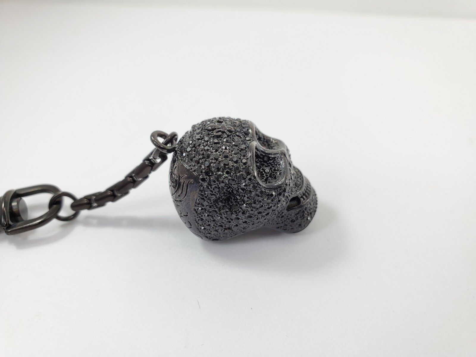 Nialaya Jewelry Hollywood Laughing Rhinestone All Black Skull Keychain – 3cm