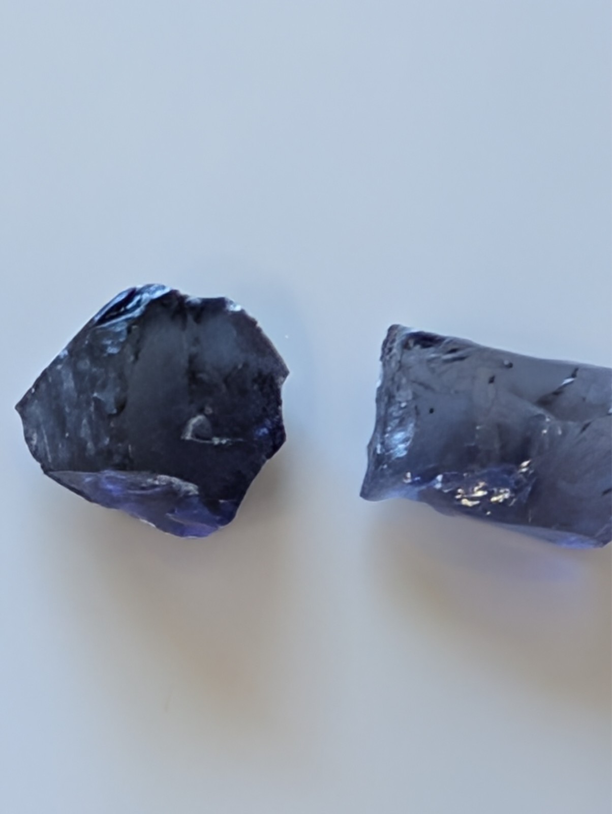 USA seller 11.66 Eye clean Iolite color changing facet rough gemstone specimen