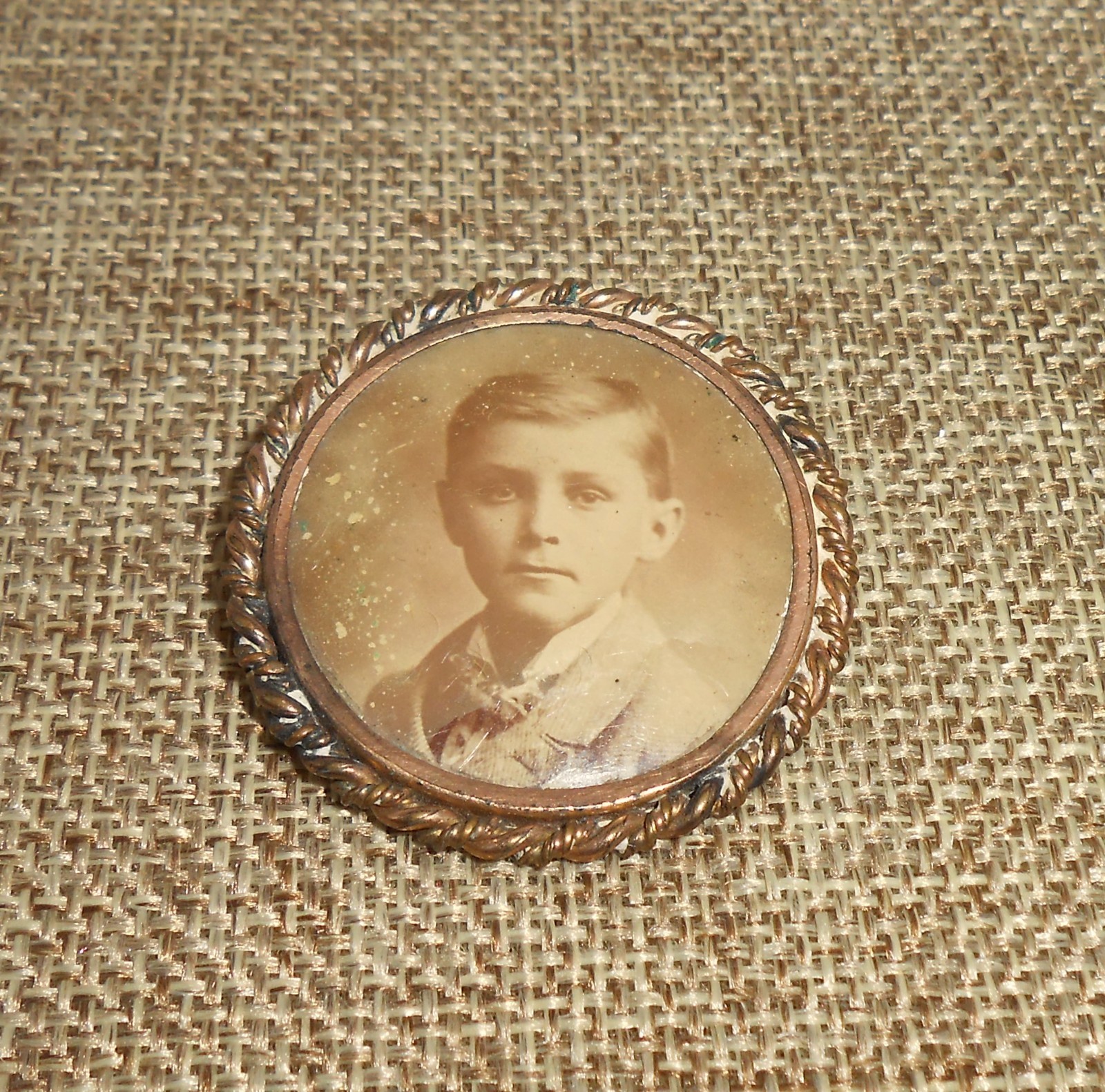 Antique Victorian Mourning Photo Holder Picture Frame Brooch Pin C-Clasp J14